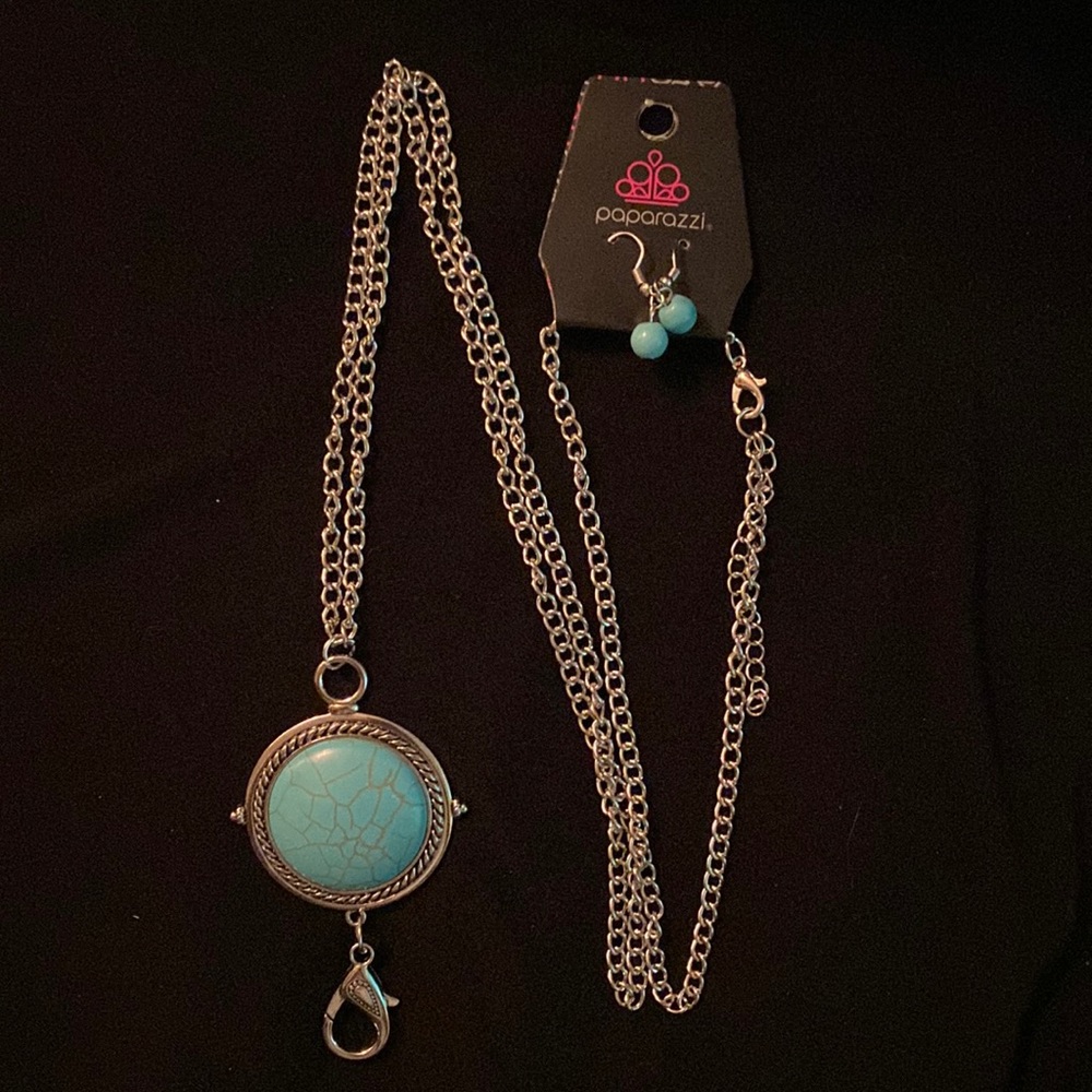 Paparazzi Necklace and Earrings Set 💎